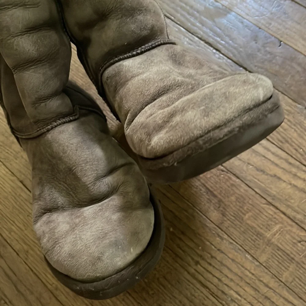 Ugg brown boots classic tall style size 9 women